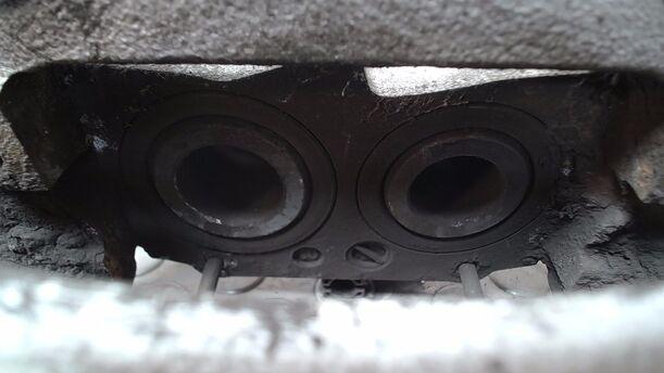 Foto: BREMSSATTEL VORN RECHTS ( BREMBO ) eines Mercedes-Benz E 320 T CDI GL