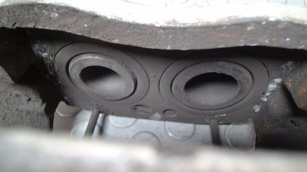 Foto: BREMSSATTEL VORN RECHTS ( BREMBO ) eines Mercedes-Benz E 320 T CDI GL