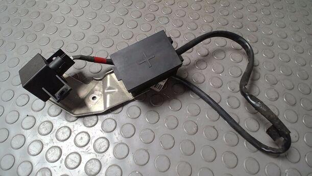 Foto: PLUSPOL/ BATTERIEKLEMME eines Mercedes-Benz E 320 T CDI GL