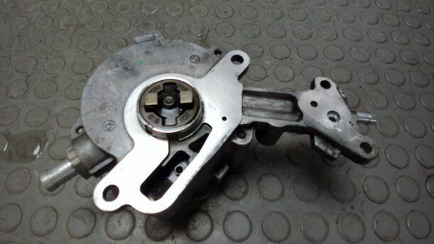 Foto: VAKUUMPUMPE / KRAFTSTOFFPUMPE eines Audi A3 2.0 TDI DSG GL