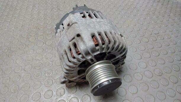 Foto: LICHTMASCHINE / GENERATOR ( BOSCH / 140A ) eines Audi A3 2.0 TDI DSG GL