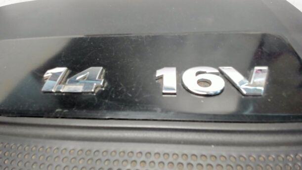 Foto: LUFTFILTER / MOTORVERSCHALUNG OBEN eines VW Polo 1.4 GL
