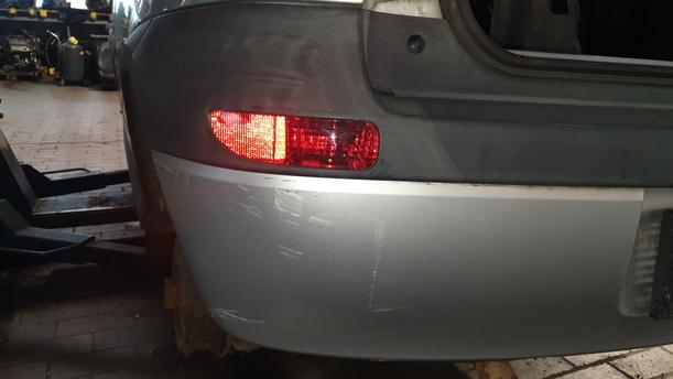 Foto: STOSSFÄNGER / STOßSTANGE HINTEN eines Opel Corsa 1.2 16V GL