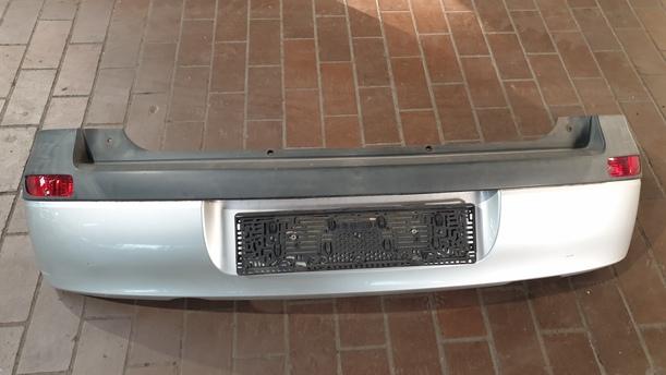 Foto: STOSSFÄNGER / STOßSTANGE HINTEN eines Opel Corsa 1.2 16V GL