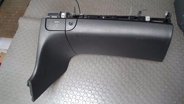 Foto: HANDSCHUHFACH eines Mercedes-Benz E 320 T CDI GL