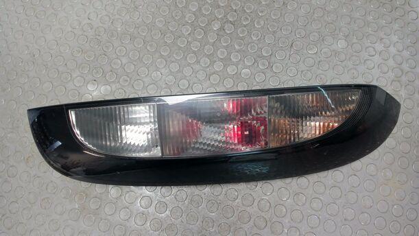 Foto: HECKLEUCHTE / RÜCKLICHT RECHTS ( ABGEDUNKELT) eines Opel Corsa 1.2 16V GL