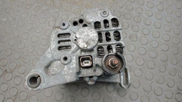 Foto: LICHTMASCHINE / GENERATOR eines Renault Twingo GL