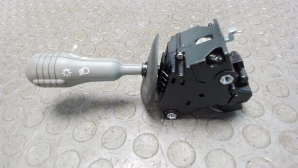Foto: BLINKERSCHALTER / KOMBISCHALTER eines Renault Twingo GL
