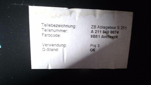Foto: ABLAGEBOX eines Mercedes-Benz E 320 T CDI GL