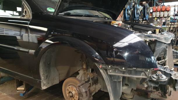 Foto: KOTFLÜGEL RECHTS eines Opel Vectra 1.8 GL