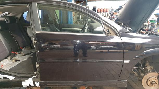 Foto: TÜR VORNE RECHTS eines Opel Vectra 1.8 GL