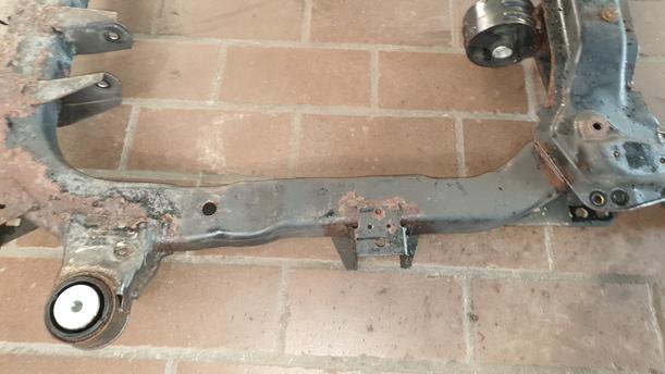 Foto: VORDERACHSTRÄGER eines Opel Vectra 1.8 GL