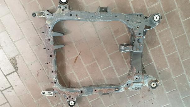 Foto: VORDERACHSTRÄGER eines Opel Vectra 1.8 GL