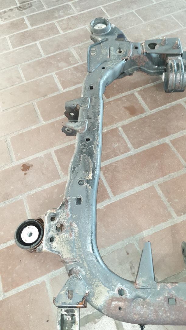 Foto: VORDERACHSTRÄGER eines Opel Vectra 1.8 GL