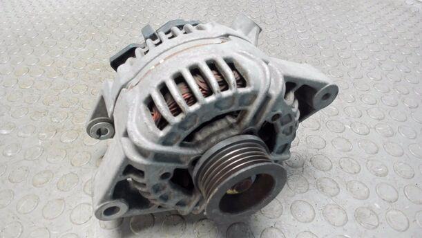 Foto: LICHTMASCHINE / GENERATOR ( 120A ) eines Opel Vectra 1.8 GL