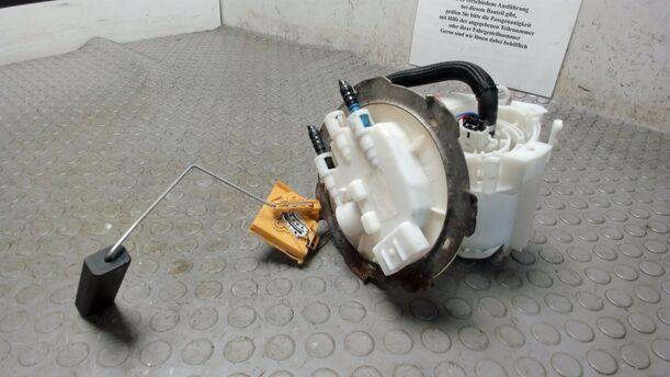 Foto: KRAFTSTOFFPUMPE eines Opel Vectra 1.8 GL