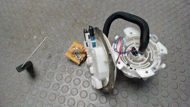 Foto: KRAFTSTOFFPUMPE eines Opel Vectra 1.8 GL