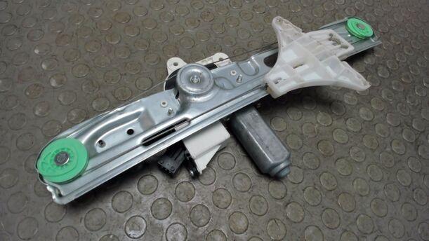 Foto: FENSTERHEBER HINTEN LINKS eines Opel Vectra 1.8 GL