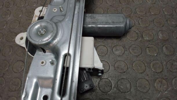 Foto: FENSTERHEBER HINTEN LINKS eines Opel Vectra 1.8 GL