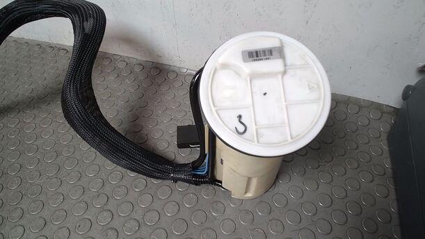 Foto: KRAFTSTOFFPUMPE eines Mercedes-Benz E 320 T CDI GL