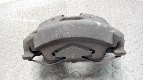 Foto: BREMSSATTEL VORNE LINKS eines Opel Vectra 1.8 GL