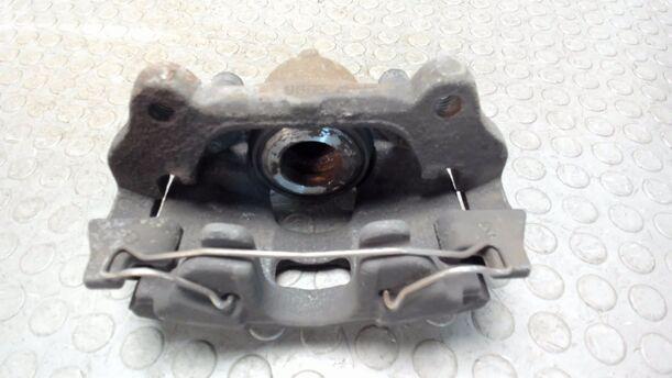 Foto: BREMSSATTEL VORNE RECHTS eines Opel Vectra 1.8 GL