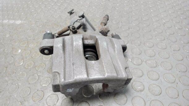 Foto: BREMSSSATTEL HINTEN LINKS eines Opel Vectra 1.8 GL