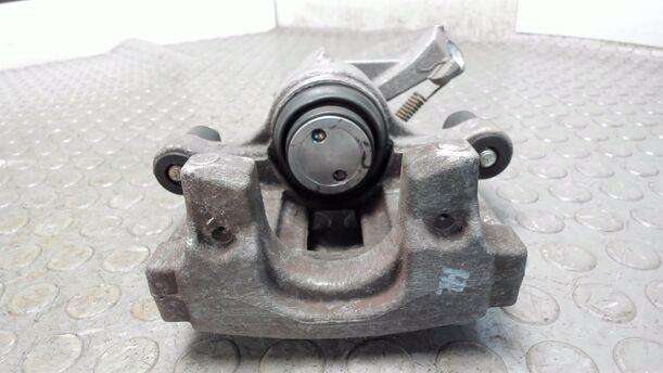 Foto: BREMSSSATTEL HINTEN LINKS eines Opel Vectra 1.8 GL