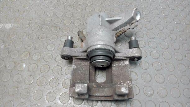 Foto: BREMSSSATTEL HINTEN LINKS eines Opel Vectra 1.8 GL