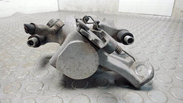 Foto: BREMSSSATTEL HINTEN LINKS eines Opel Vectra 1.8 GL