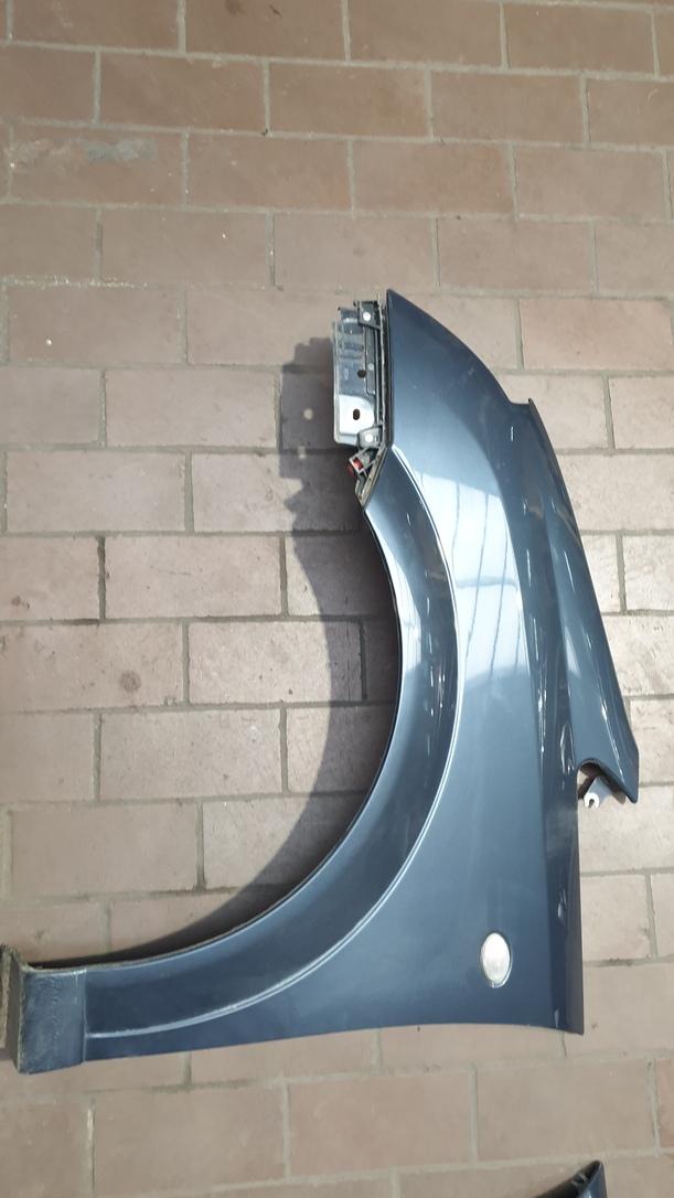 Foto: KOTFLÜGEL VORNE LINKS eines Opel Meriva 1.3 CDTI DPF GL