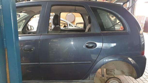 Foto: TÜR HINTEN LINKS eines Opel Meriva 1.3 CDTI DPF GL
