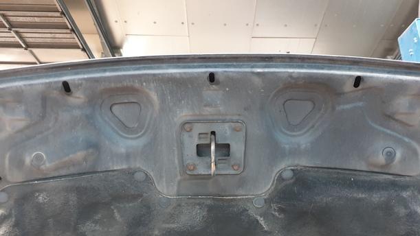 Foto: MOTORHAUBE eines Ford Fiesta 1.4 TDCI GL