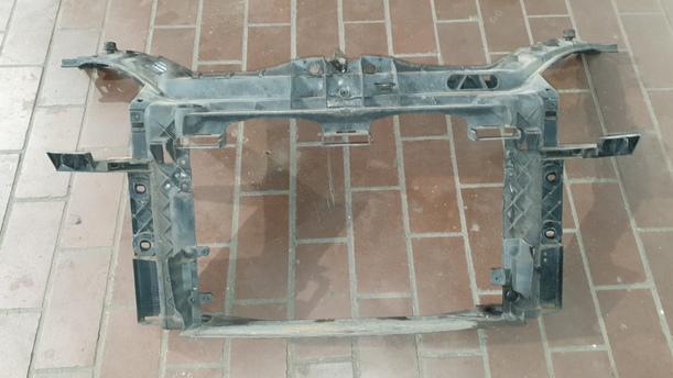 Foto: FRONTBLECH/ SCHLOSSTRÄGER eines Ford Fiesta 1.4 TDCI GL