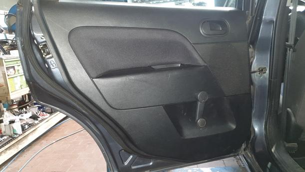 Foto: TÜR HINTEN LINKS eines Ford Fiesta 1.4 TDCI GL