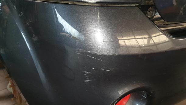 Foto: STOSSFÄNGER/ STOßSTANGE HINTEN eines Ford Fiesta 1.4 TDCI GL