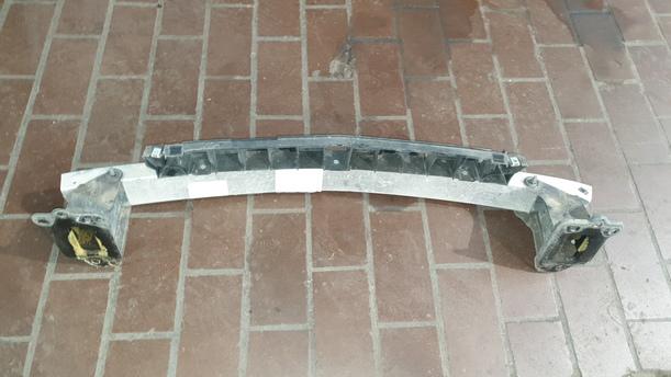 Foto: VERSTÄRKUNG VORN eines Opel Meriva 1.3 CDTI DPF GL