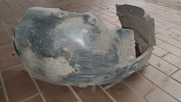 Foto: RADHAUSSCHALE / INNENKOTFLÜGEL VORNE LINKS eines Opel Meriva 1.3 CDTI DPF GL