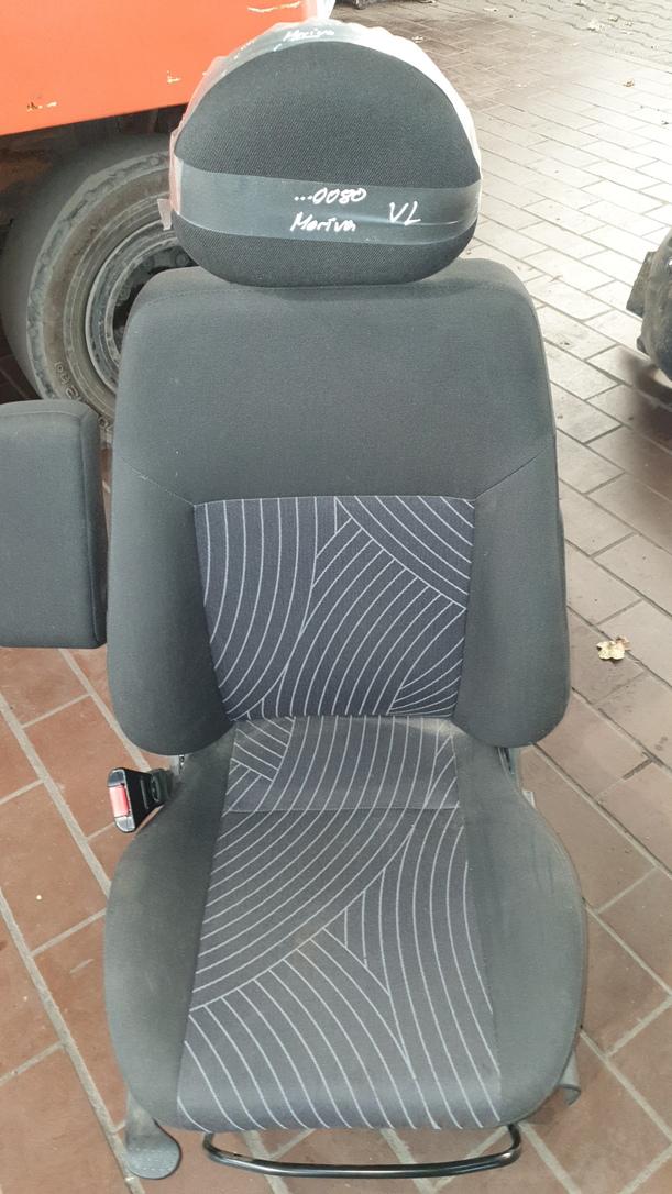 Foto: SITZ VORNE LINKS / FAHRERSITZ eines Opel Meriva 1.3 CDTI DPF GL