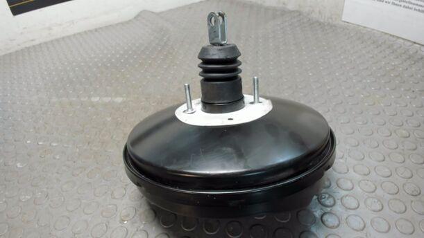 Foto: BREMSKRAFTVERSTÄRKER eines Opel Meriva 1.3 CDTI DPF GL