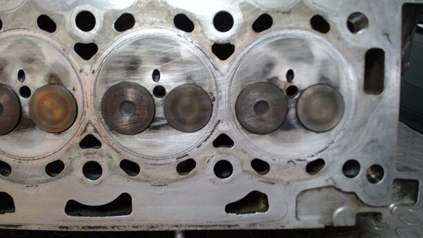 Foto: ZYLINDERKOPF 7S6Q6C032AA eines Ford Fiesta 1.4 TDCI GL