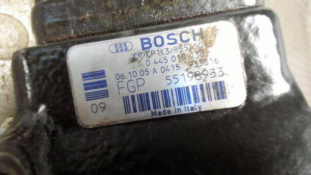 Foto: DIESELEINSPRITZPUMPE / HOCHDRUCKPUMPE eines Opel Meriva 1.3 CDTI DPF GL
