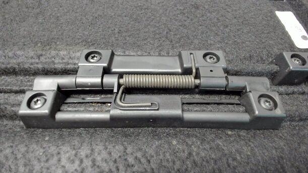 Foto: HUTABLAGE / LADERAUMABDECKUNG eines Opel Meriva 1.3 CDTI DPF GL