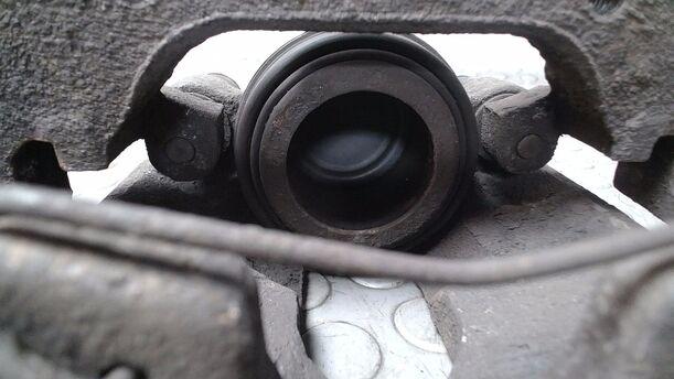 Foto: BREMSSATTEL VORN RECHTS ( ATE ) eines Ford Fiesta 1.4 TDCI GL