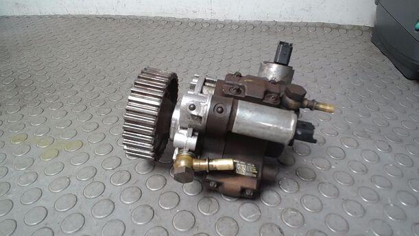 Foto: DIESELEINSPRITZPUMPE/ HOCHDRUCKPUMPE eines Ford Fiesta 1.4 TDCI GL