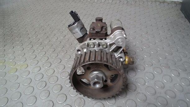 Foto: DIESELEINSPRITZPUMPE/ HOCHDRUCKPUMPE eines Ford Fiesta 1.4 TDCI GL