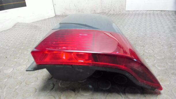 Foto: BLENDE NEBELSCHEINWERFER / ABDECKUNG RECHTS eines Opel Meriva 1.3 CDTI DPF GL