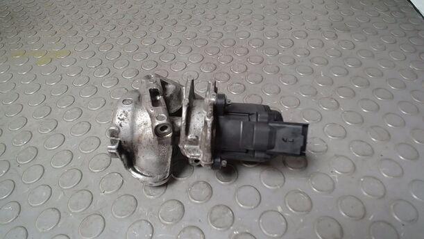 Foto: ABGASRÜCKFÜHRUNGSVENTIL/ AGR VENTIL eines Ford Fiesta 1.4 TDCI GL