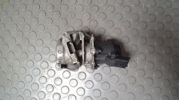 Foto: ABGASRÜCKFÜHRUNGSVENTIL/ AGR VENTIL eines Ford Fiesta 1.4 TDCI GL
