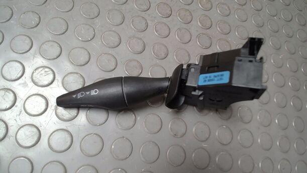 Foto: BLINKSCHALTER/ KOMBISCHALTER eines Ford Fiesta 1.4 TDCI GL